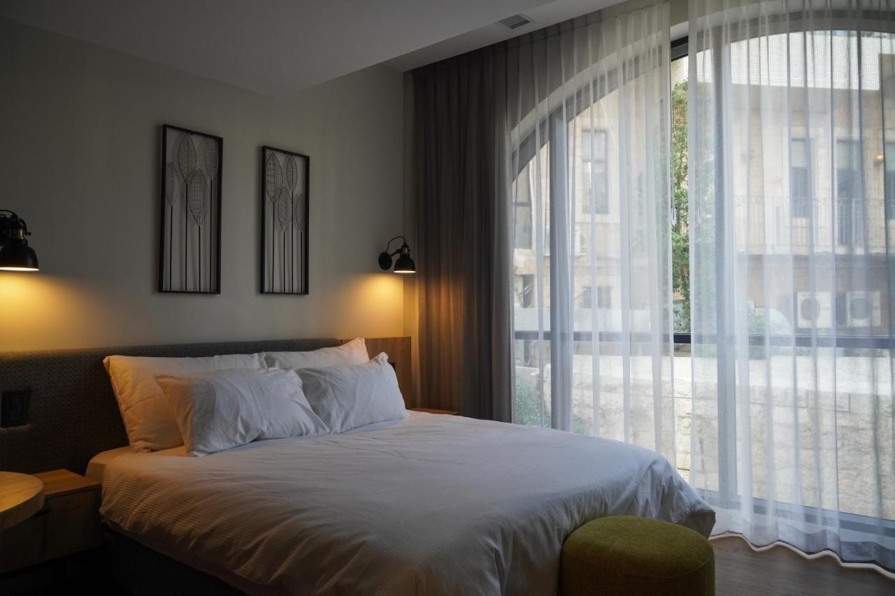 Apartique Hotel Jerusalem Exterior photo